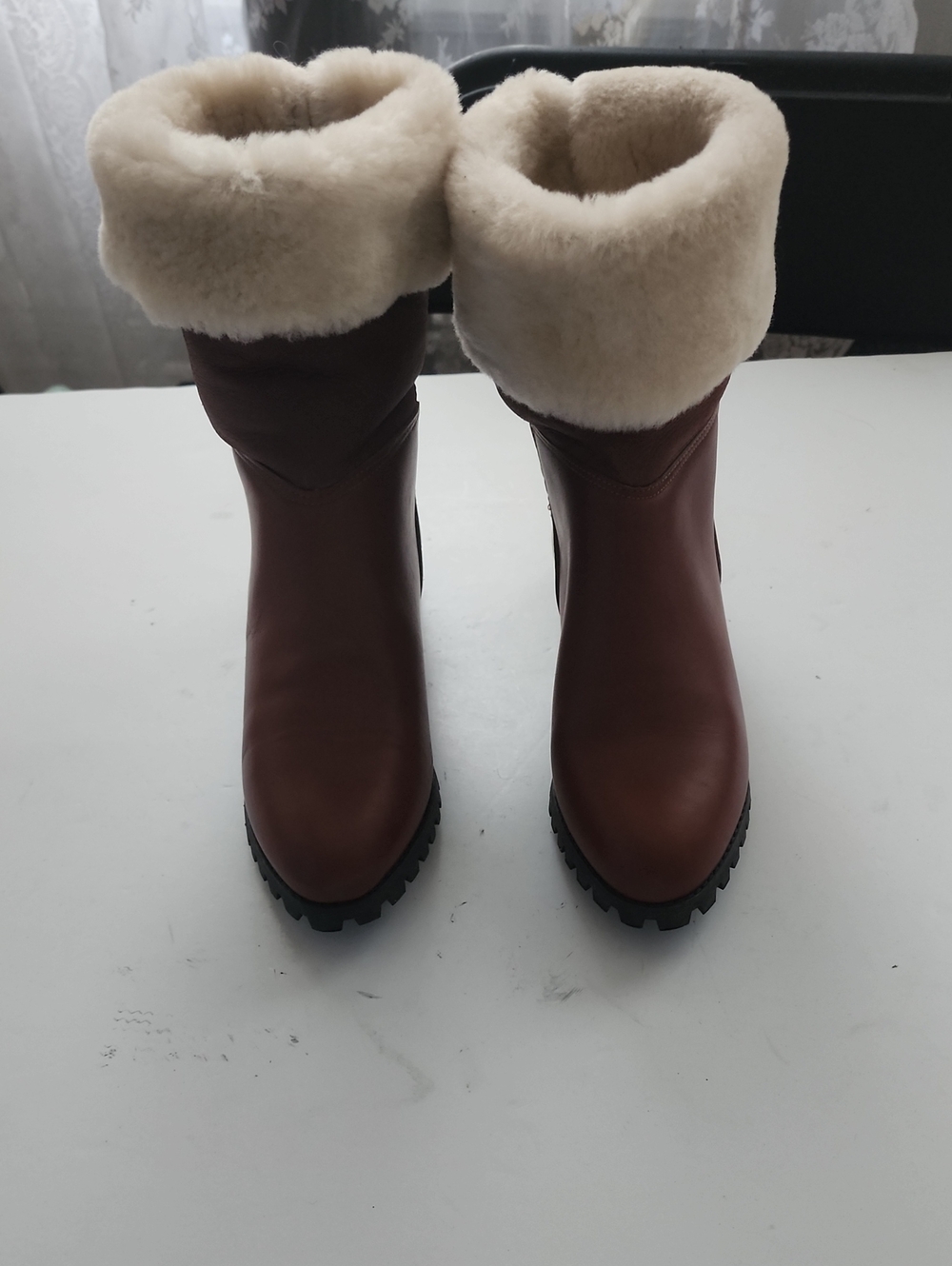 Timberland Brown Leather Winter Boots with Cream Shearling Cuff.  New
